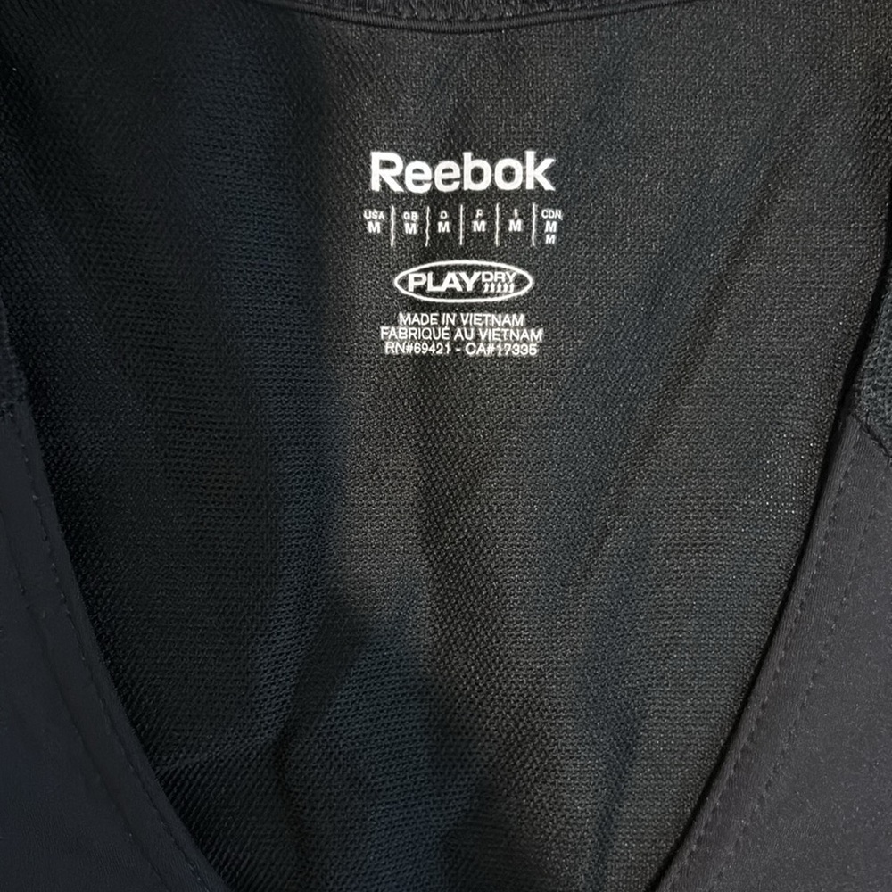 Reebok Women's Turquoise and Black Tank Top and Shirt bundle. - Picture 5 of 8
